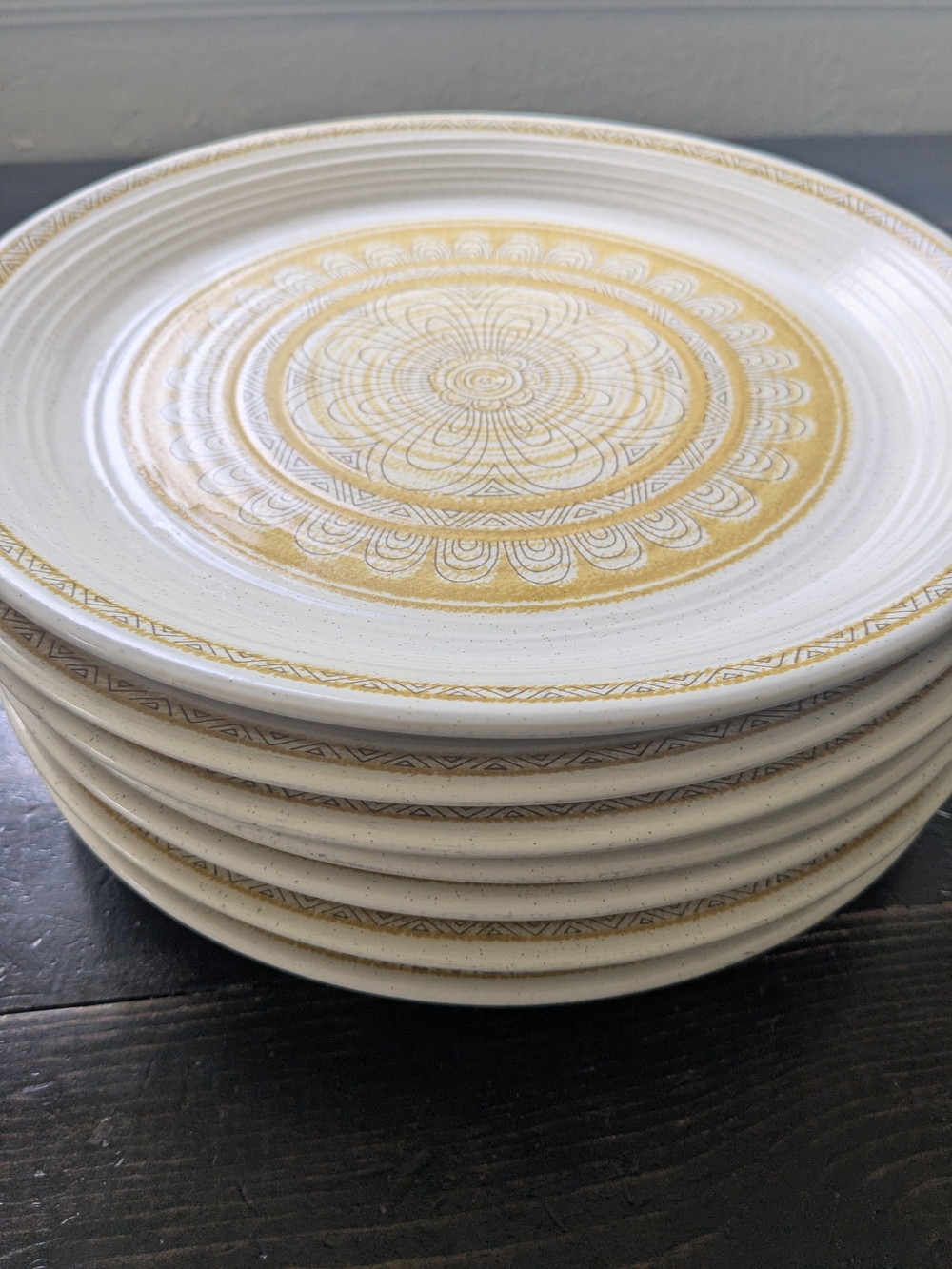 4 Vintage Franciscan Yellow and Cream Stoneware Dinner Plates - Picture 5 of 5